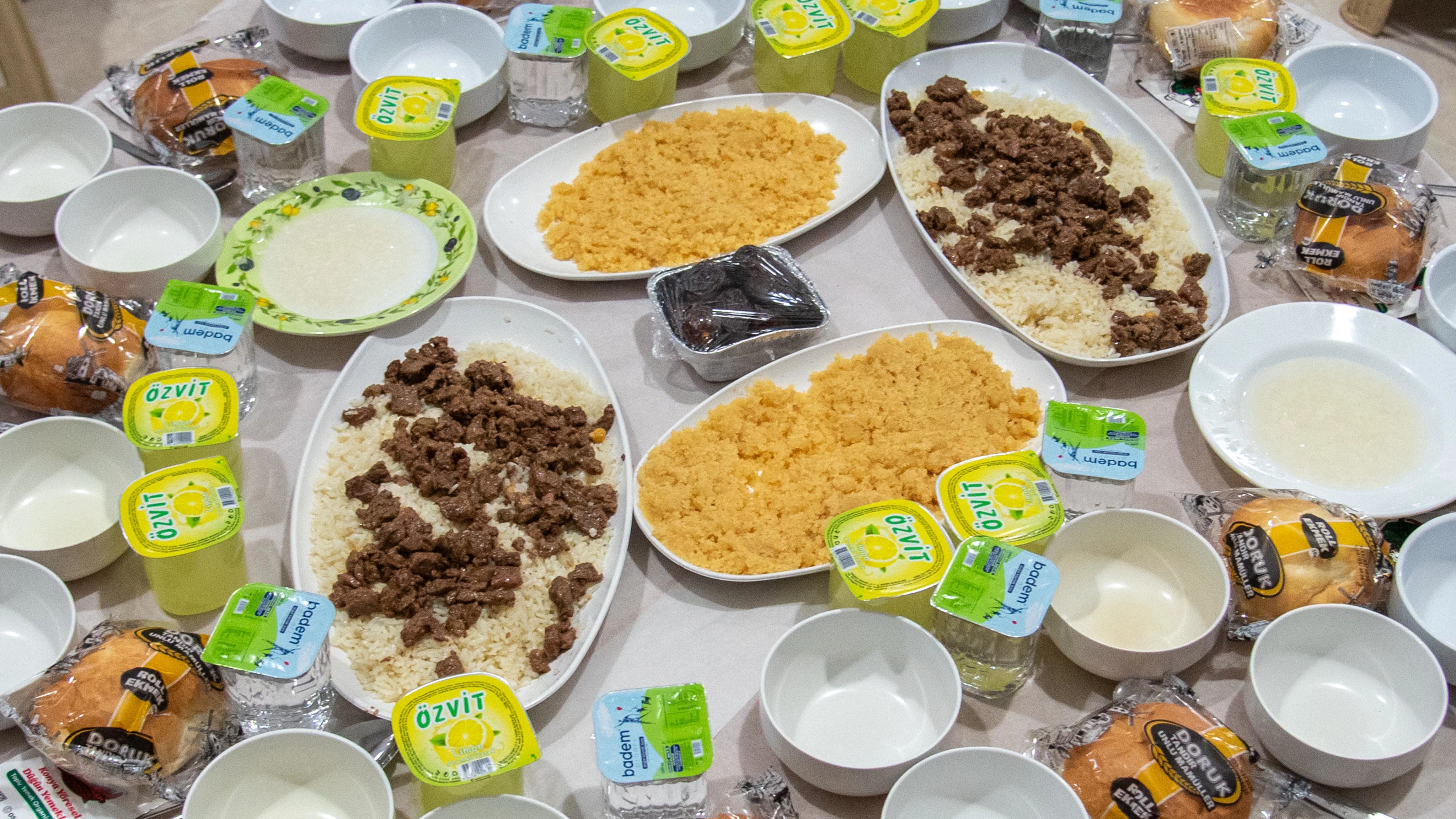 Selçuk Üniversitesi Fen Fakültesinde öğrenciler iftar programında buluştu